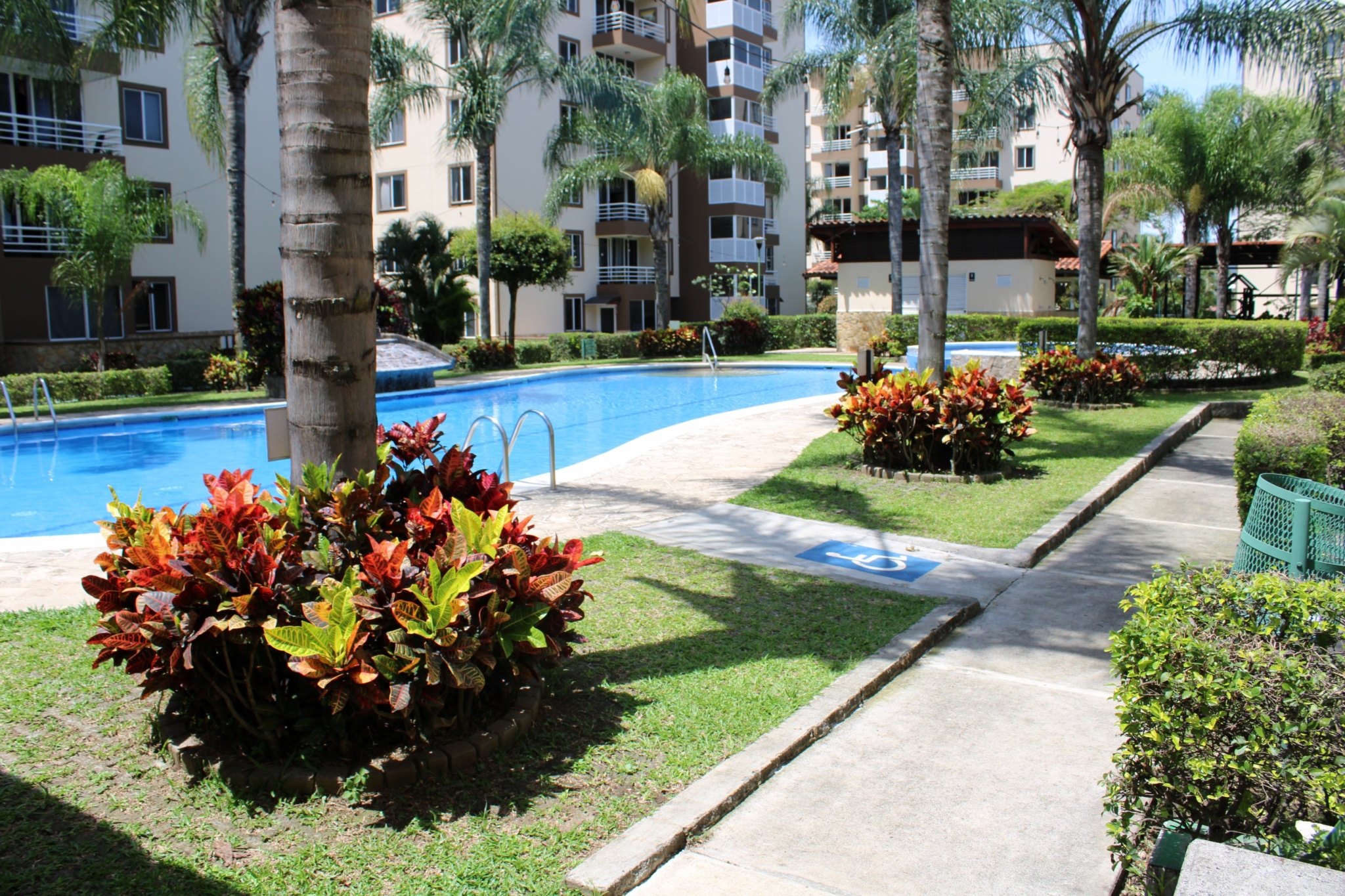 4th Floor Concasa San Rafael de Alajuela 2 BR condo