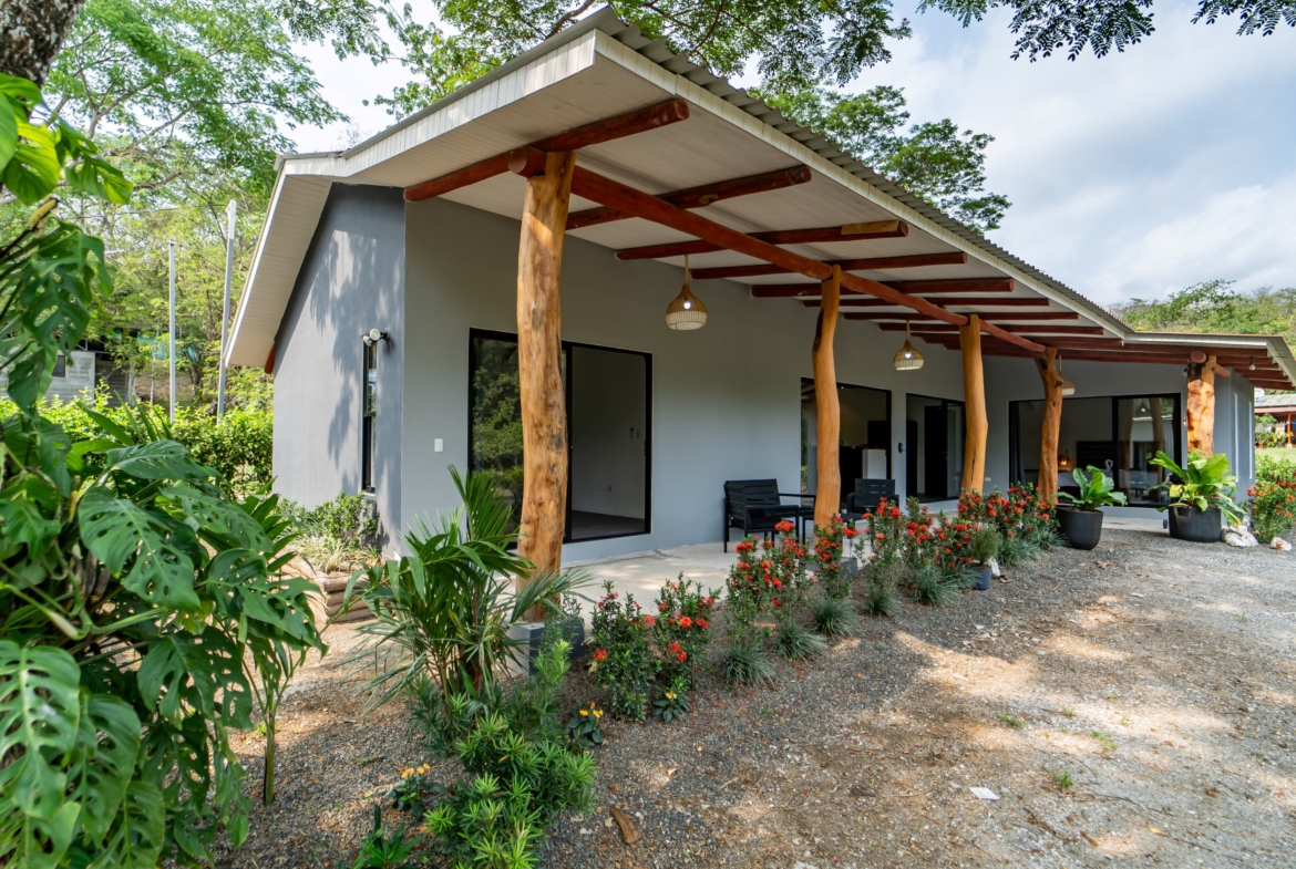 Modern New 2 BR Samara Country Home
