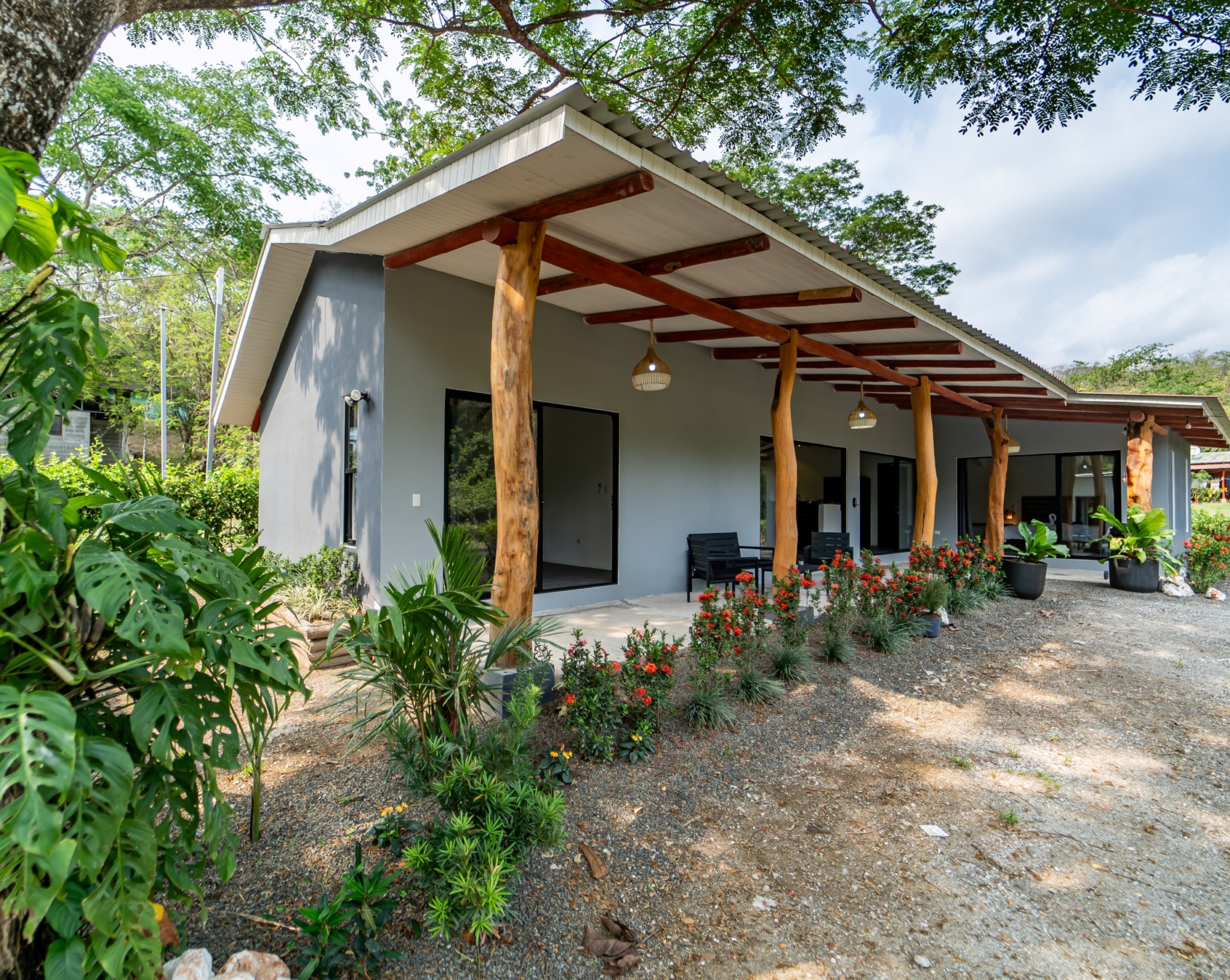 Modern New 2 BR Samara Country Home