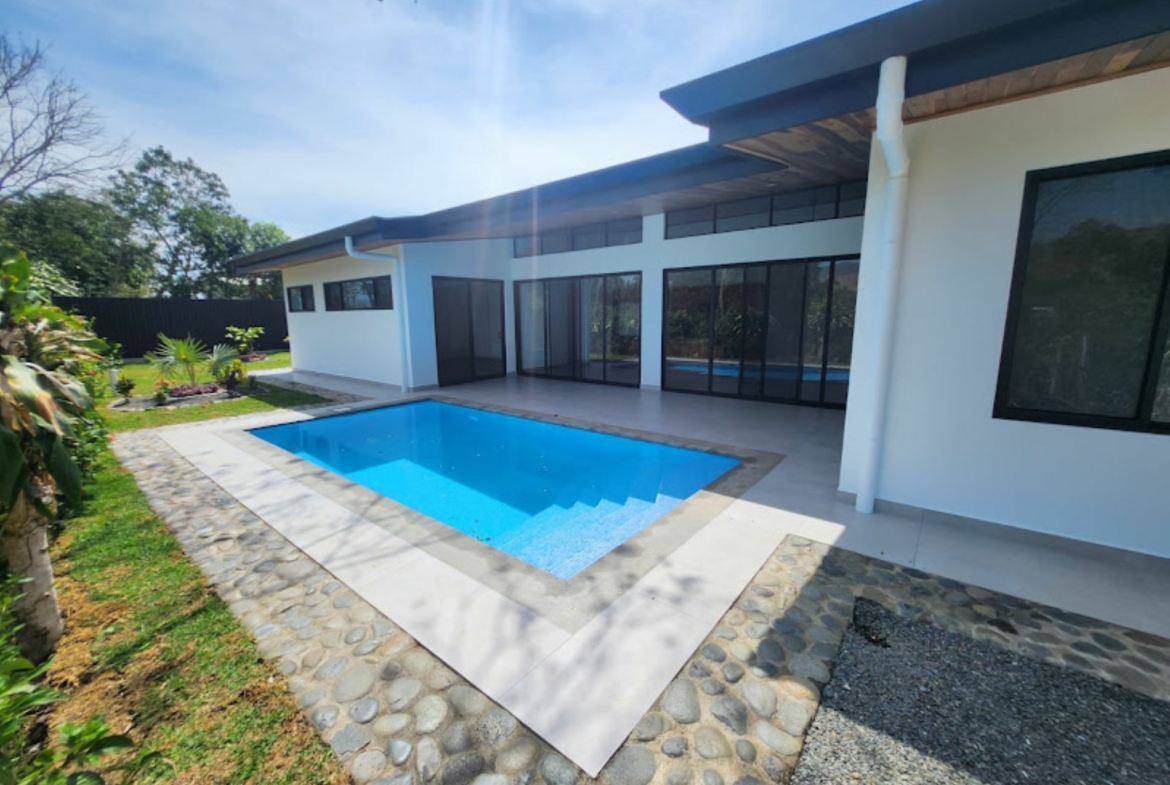 New 3 BR Contemporary Atenas Home with Pool