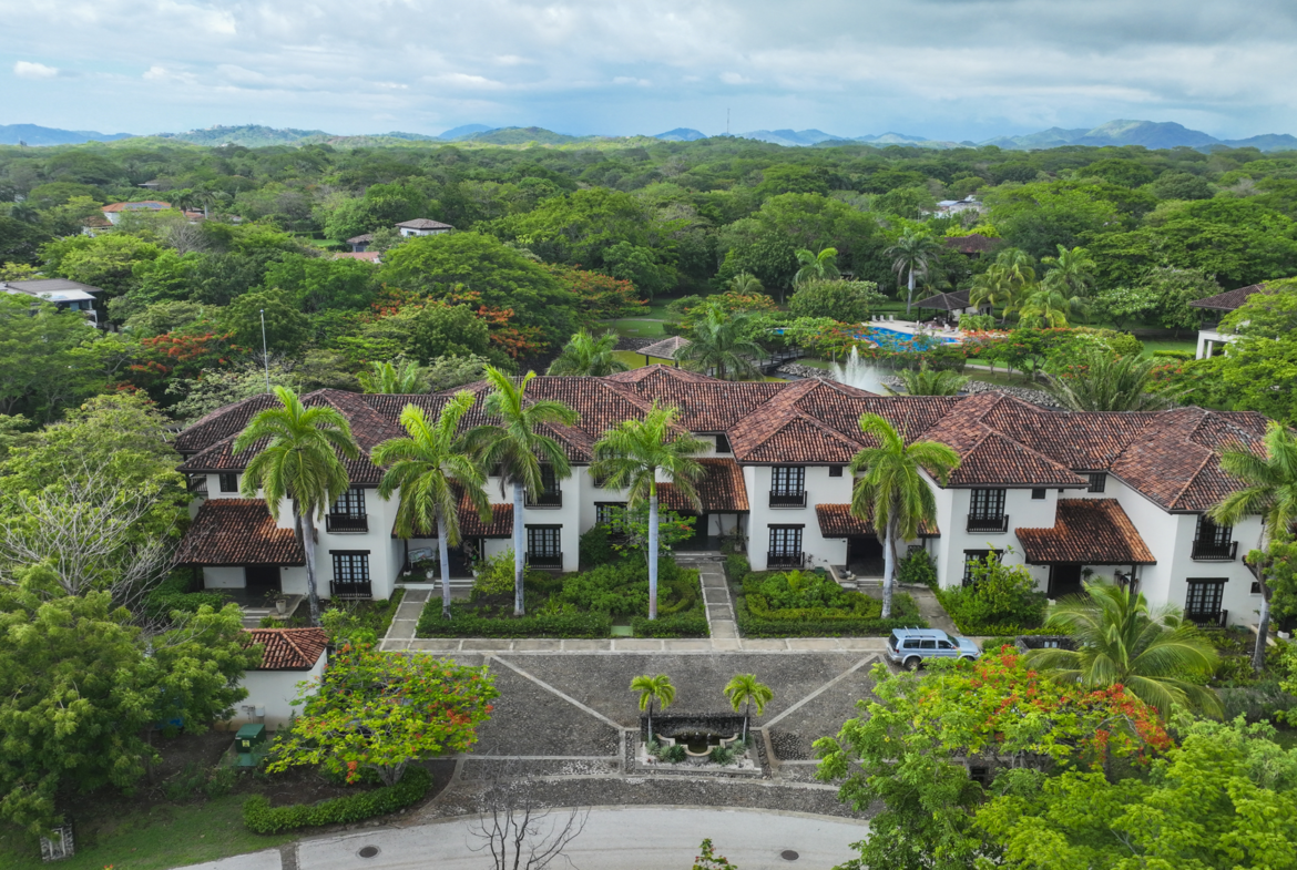 Furnished 3 BR Hacienda Pinilla Lakeview Luxury Townhome