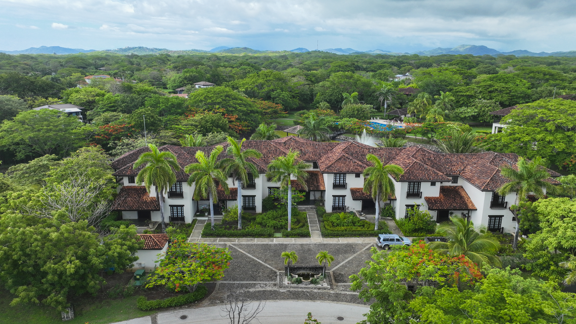 Furnished 3 BR Hacienda Pinilla Lakeview Luxury Townhome