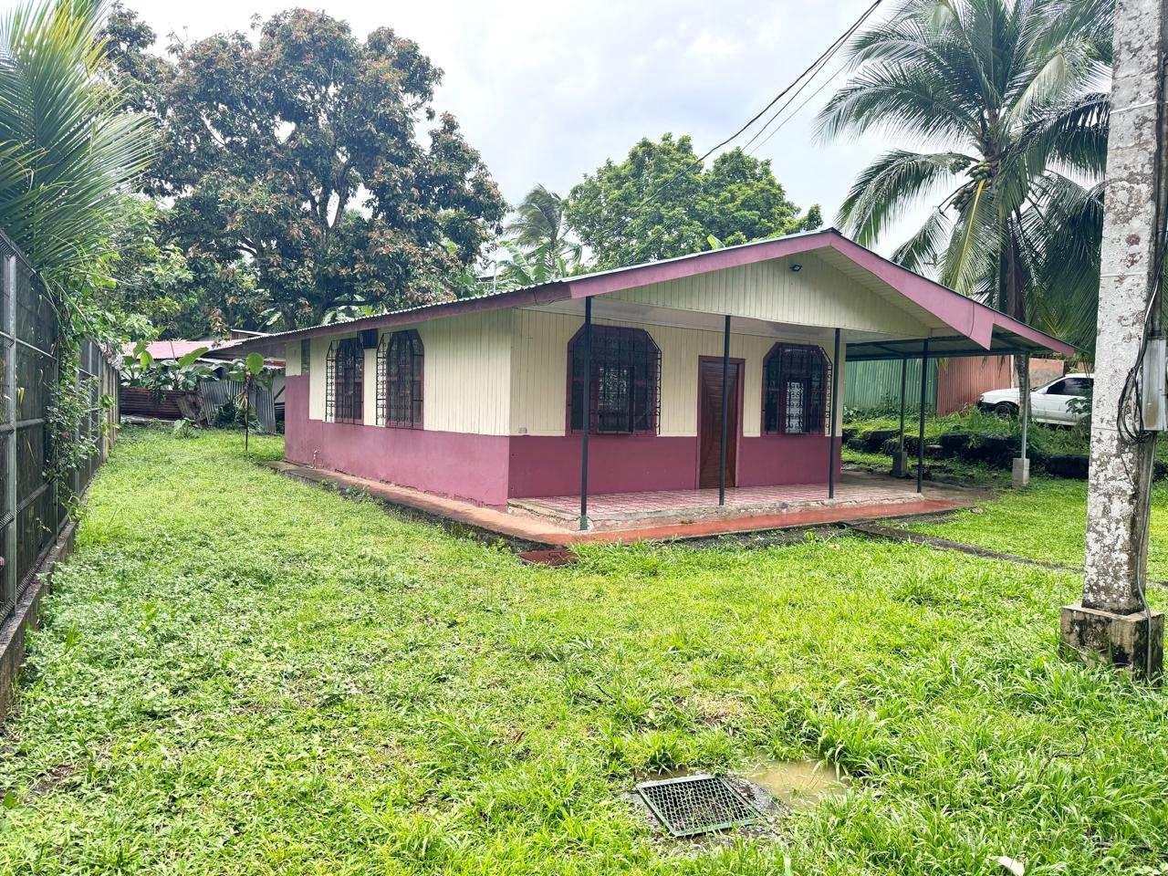Affordable 2 BR Platanar de Florencia House with garden
