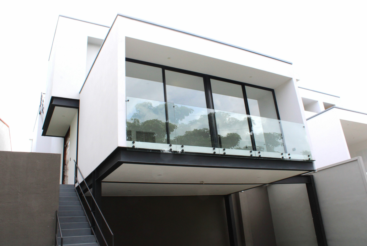Santa Ana Rooftop Terrace 2 BR Townhouse