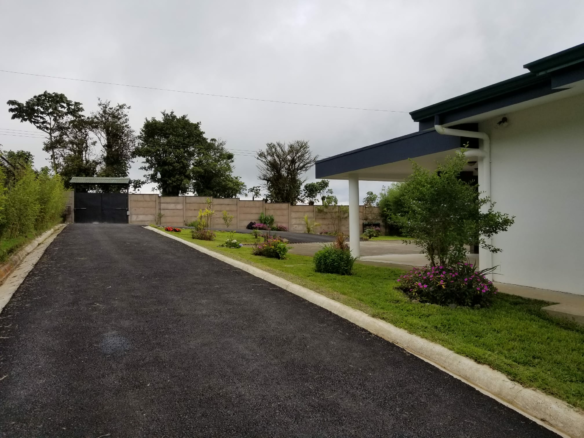 Coronado 4 BR Home with Large Landscaped Garden