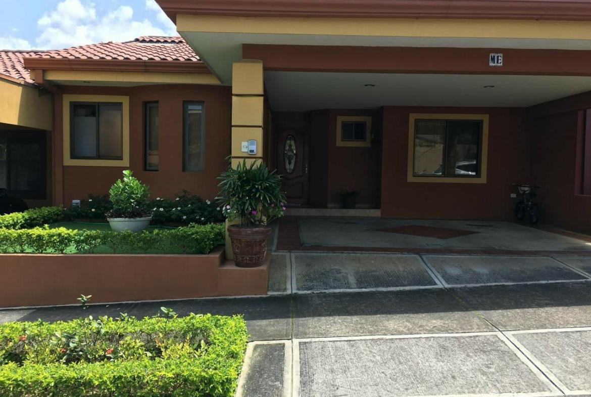 For Sale Opportunity 3 BR House in Hacienda Las Flores
