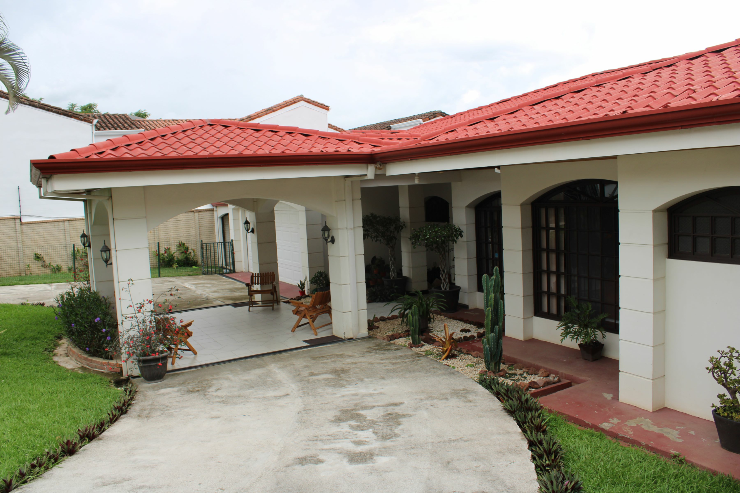 Santa Ana 4 BR Single Story House with Garden and Pool