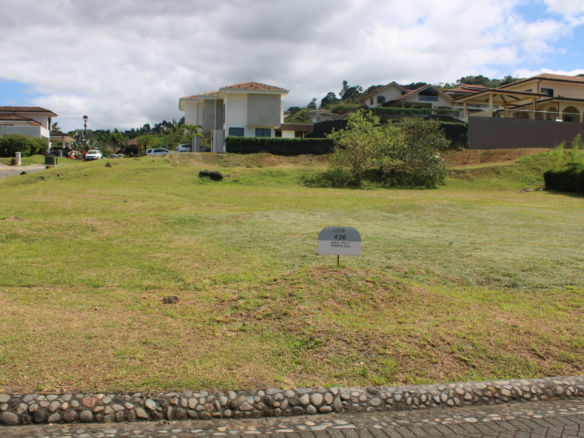Flat Brasil de Mora Building Lot in Gated Community