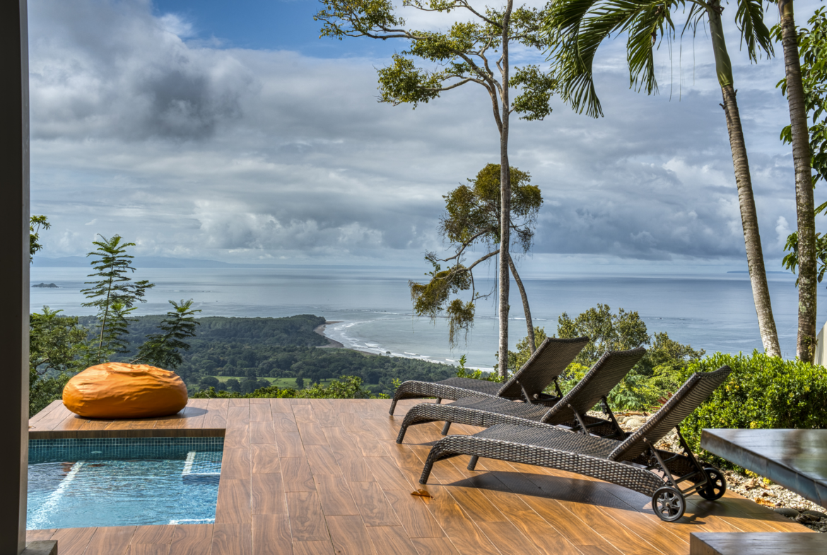 Uvita Luxurious 3 BR Villa + Apt with Whales Tail Views