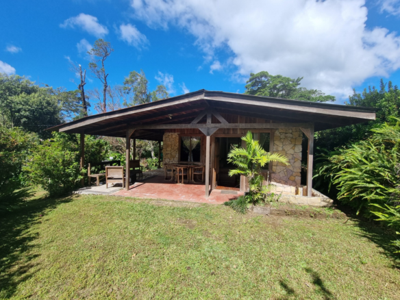 4 Cabins nestled in Barva forested landscapes with river access