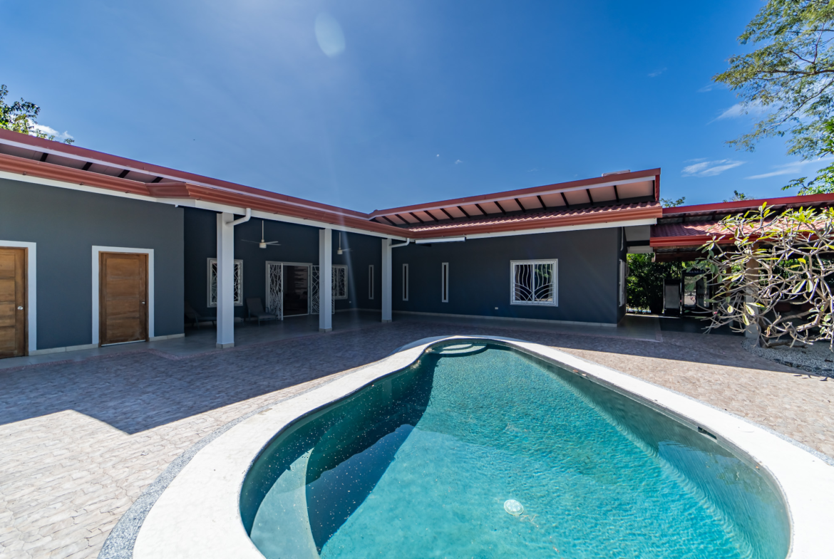 Unique 3 BR Samara Beach Home with pool