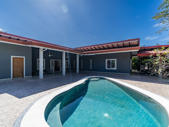 Unique 3 BR Samara Beach Home with pool