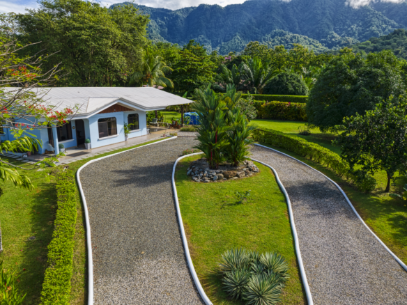 Ojochal 2 BR Mountain View Home lots of Fruit trees