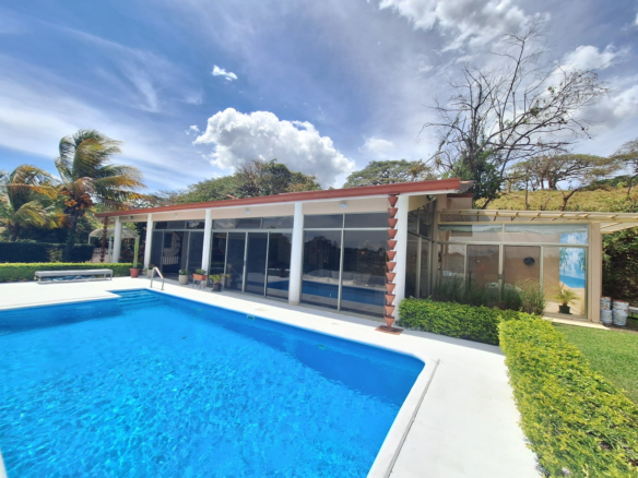 Atenas Turnkey 2 BR Solar Central Valley View Home