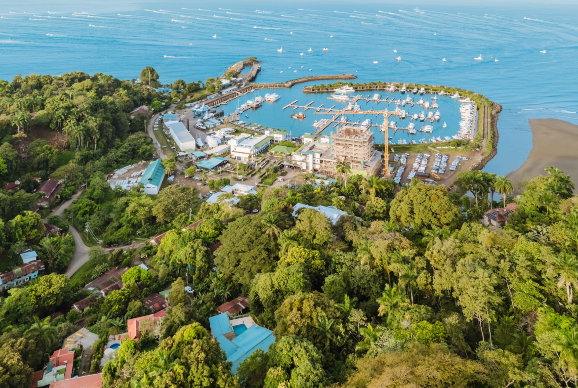Quepos 8 BR Multi-Family Estate with Stunning Marina Views