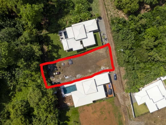 Beautiful Lot in Upscale Development in Uvita Prime Location