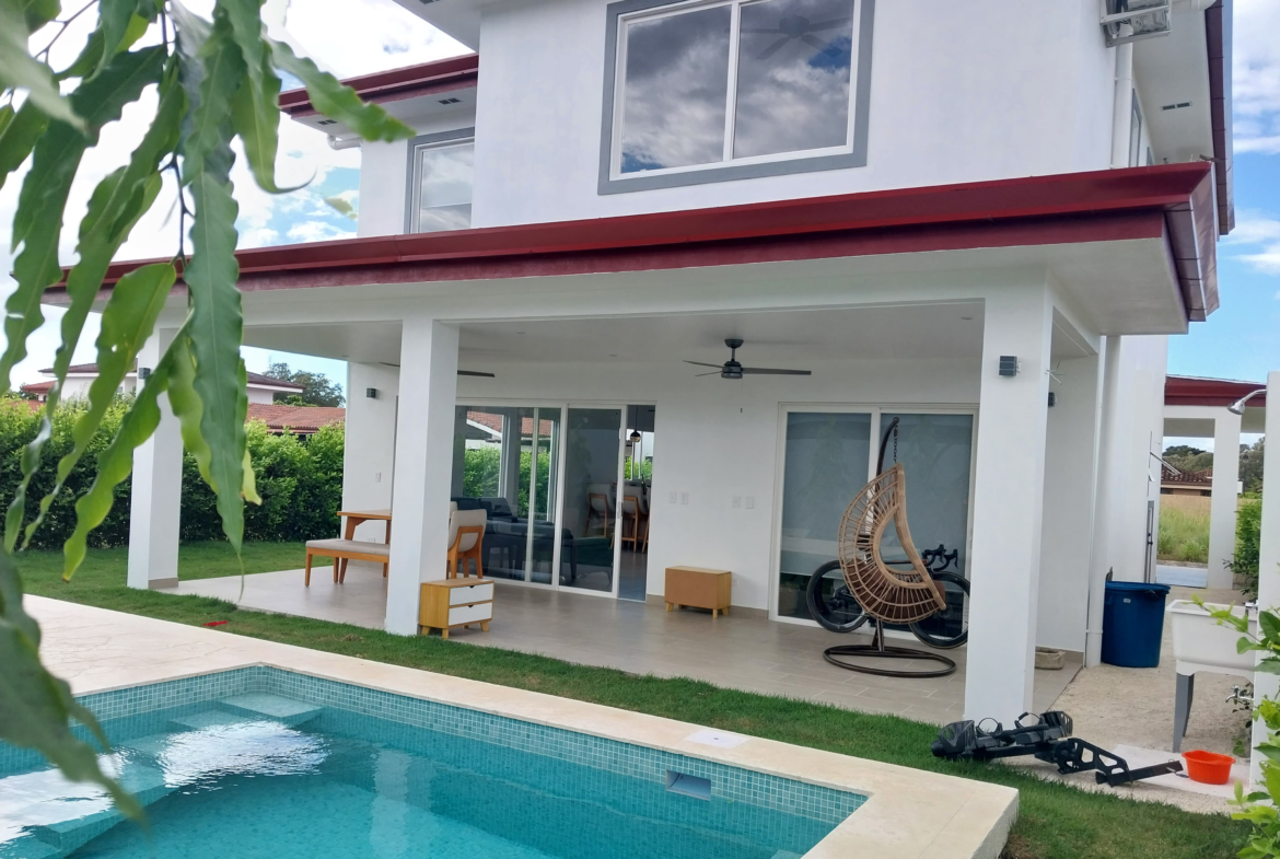 New 3 BR Plus Office Parque del Encino Liberia Home