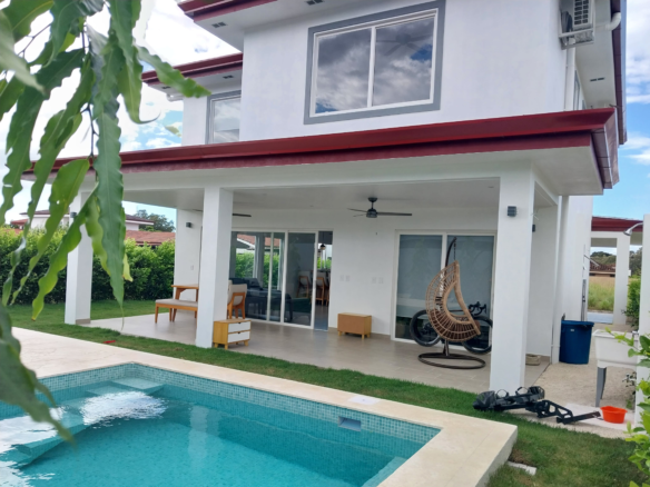 New 3 BR Plus Office Parque del Encino Liberia Home