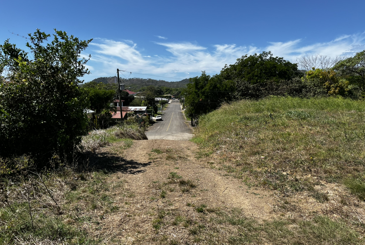 Over 1/2 Acre Property Downtown Hojancha