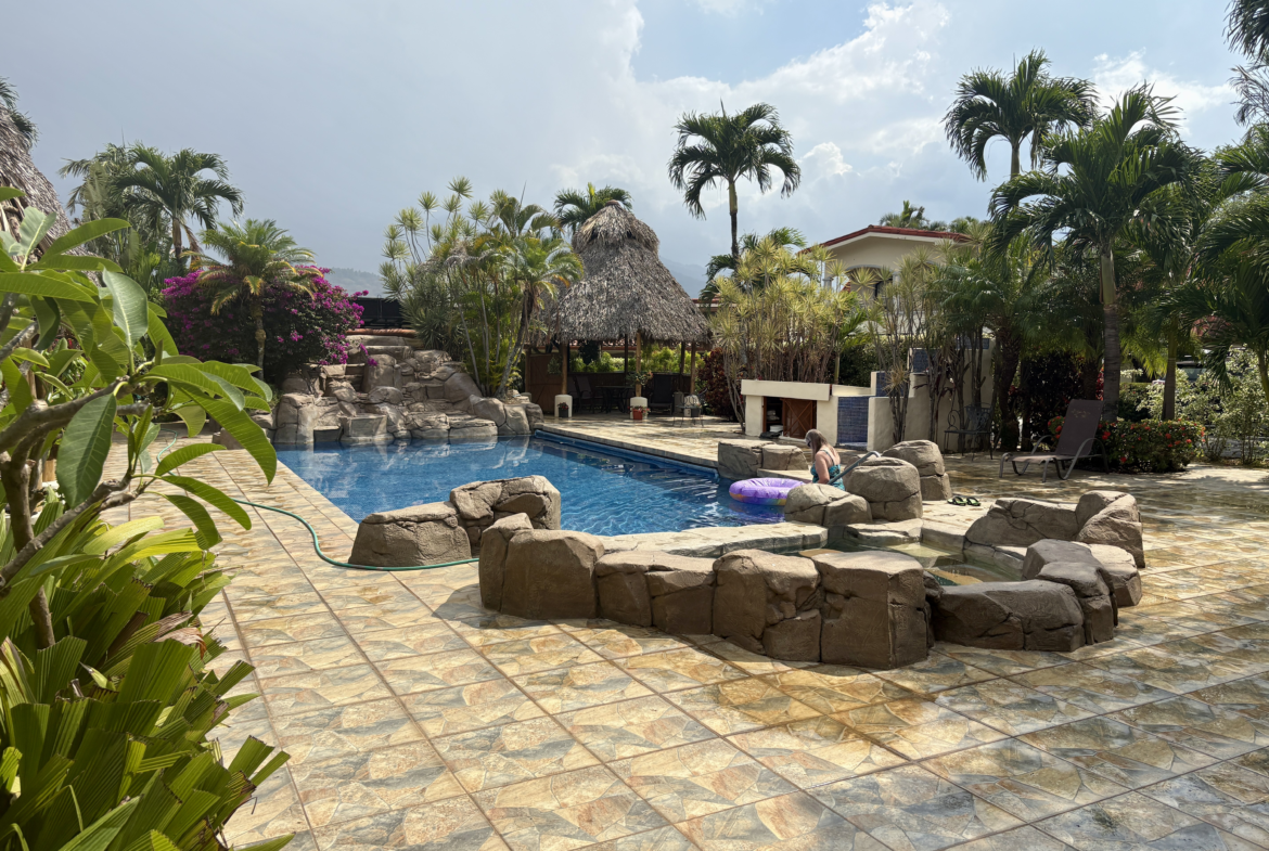 Fully Furnished Santa Ana Resort-style Single-Story 2 BR Condo