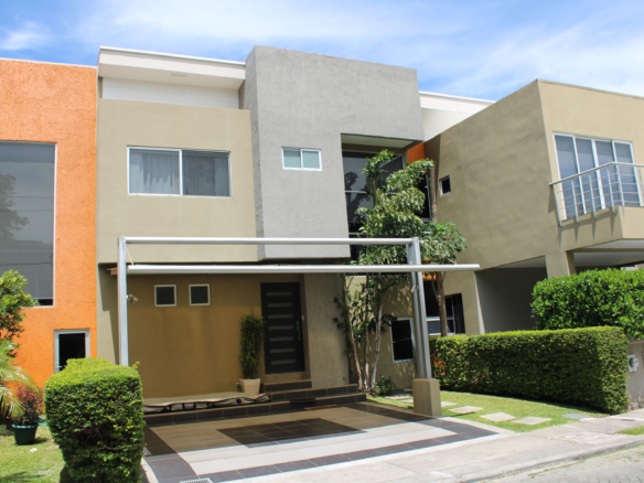3 BR Pozos de Santa Ana townhouse