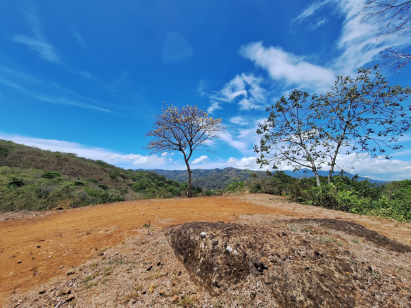 Beautiful 2 Acre building lot in exclusive Atenas forestry community