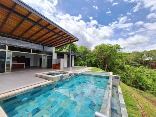 Stunning Contemporary 3 BR Atenas View Home plus guest house