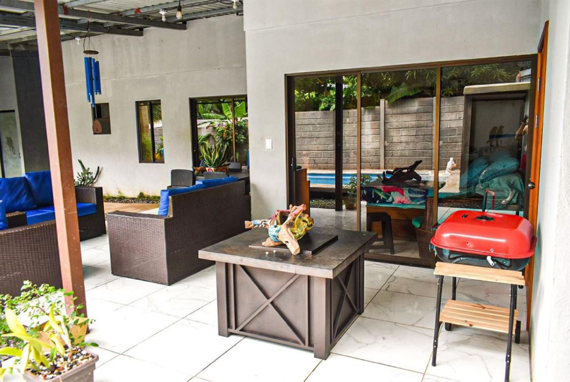 Charming Blue Zone 4 BR Costa Rican Style Home with Pool