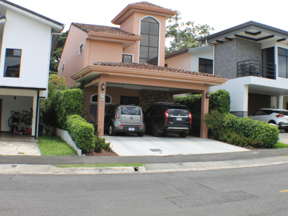 A wonderful San Roque Barva 4 BR Home in an excellent complex
