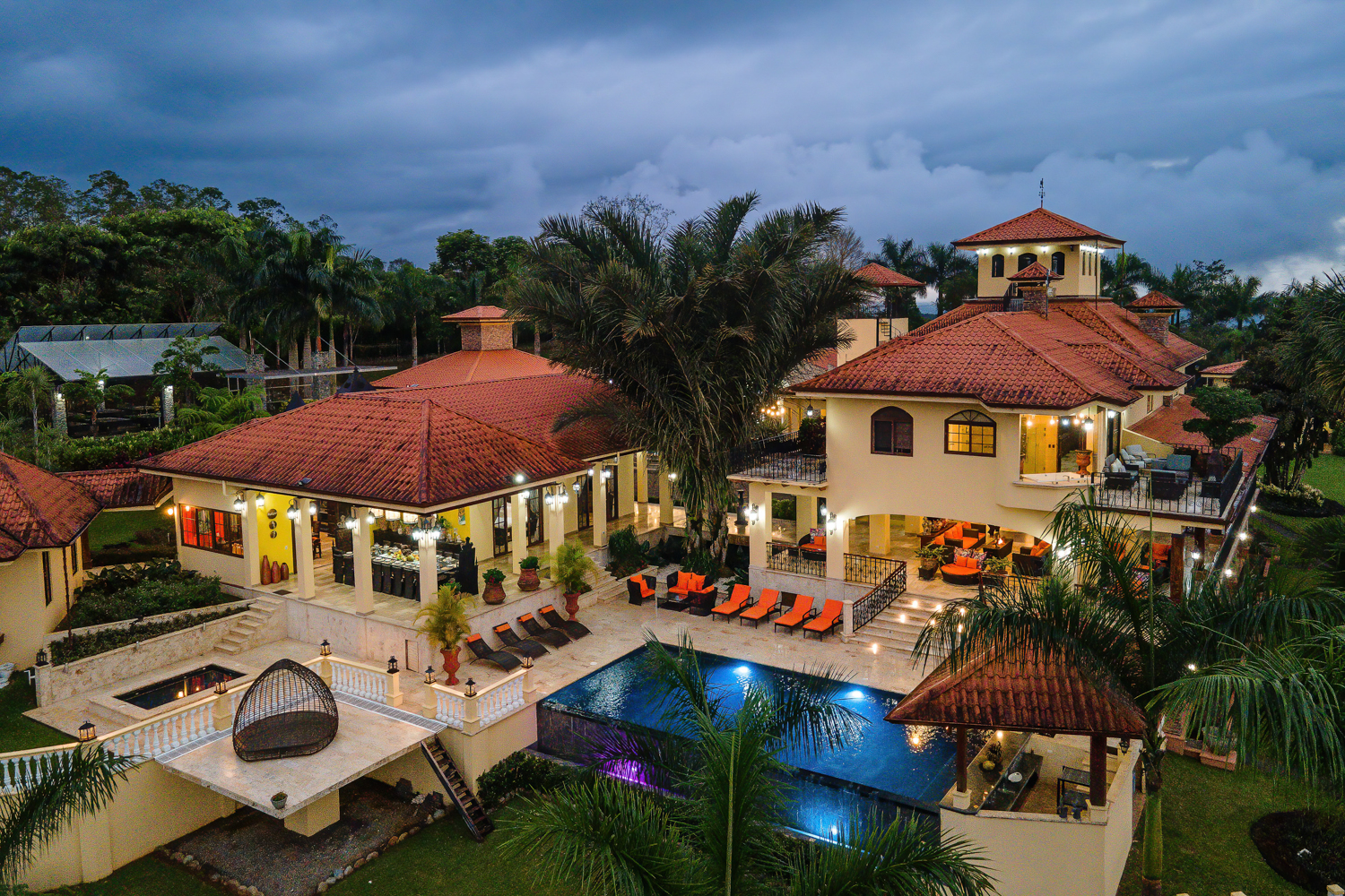 19 BR Premier Luxury Estate in the Perez Zeledon Mountains