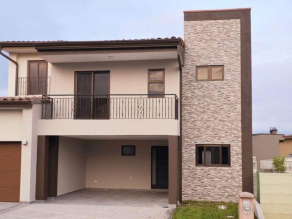 NEW 3 BR Townhouse in Santo Domingo de Heredia - 2 floors