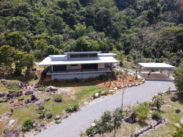 Stunning 3 BR Modern Rivas Home