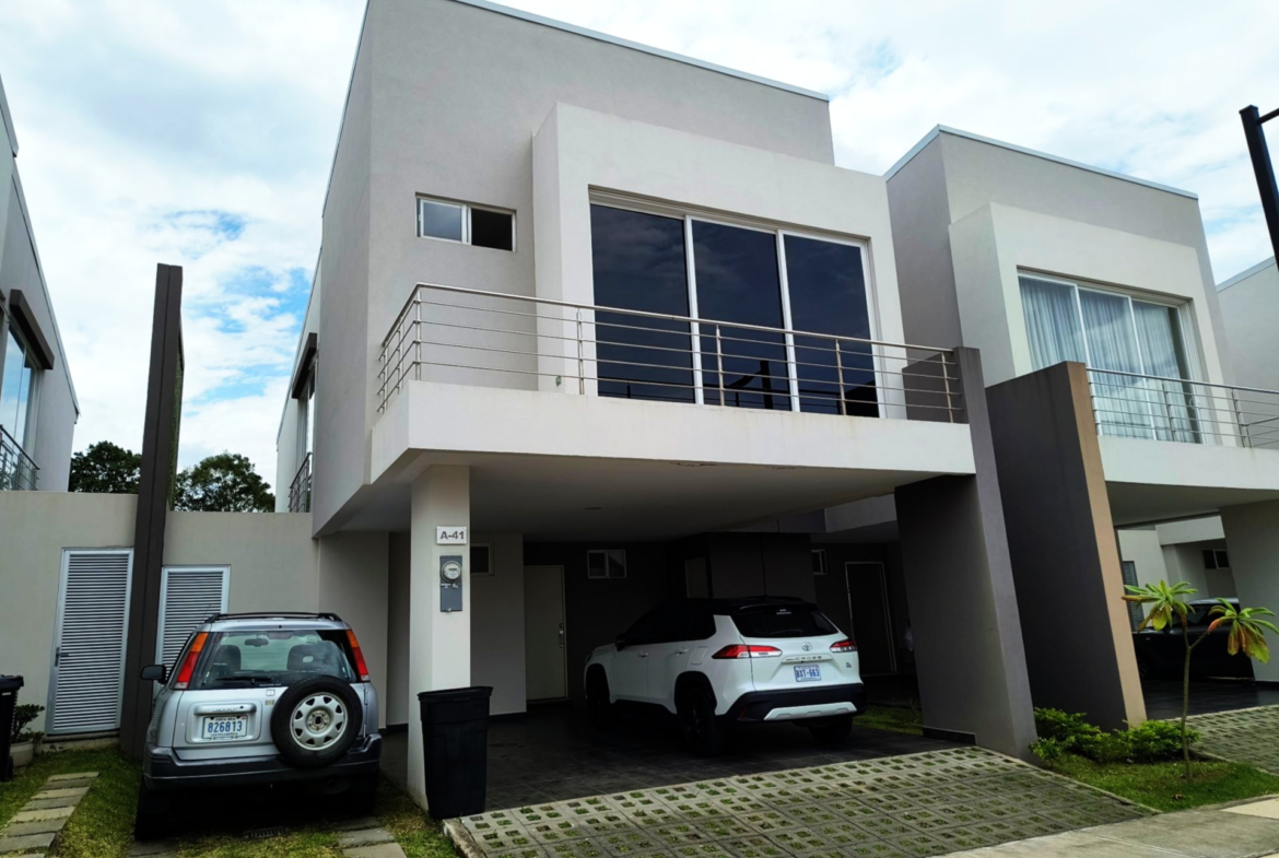 1 AC Front of home A lovely home in a wonderful complex in Belen with great amenities