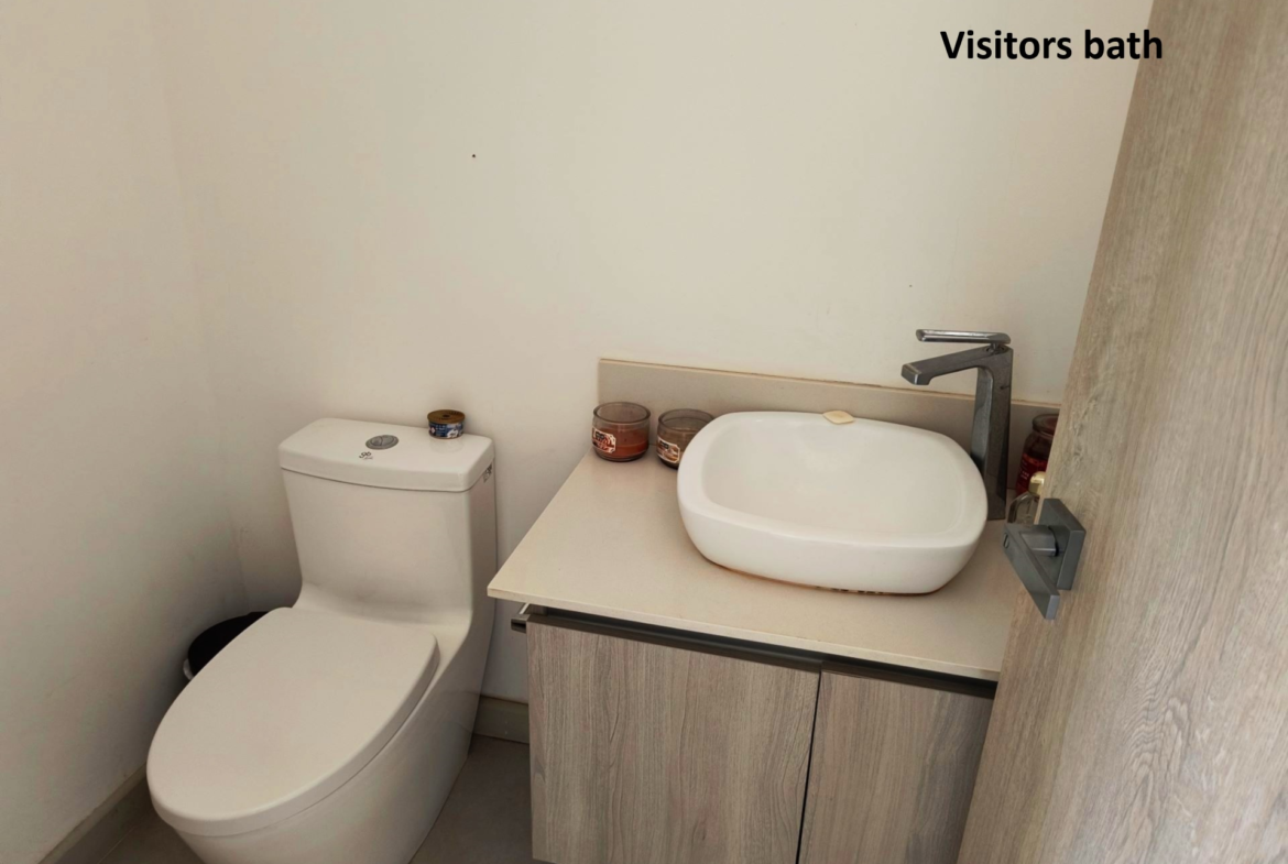 11 AC Visitor bath