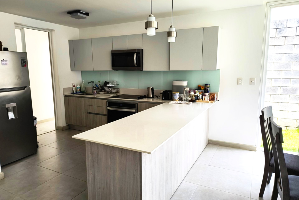 4 AC Kitchen