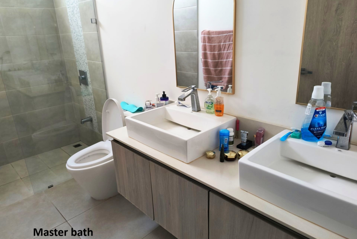 6a Master bedroom bath
