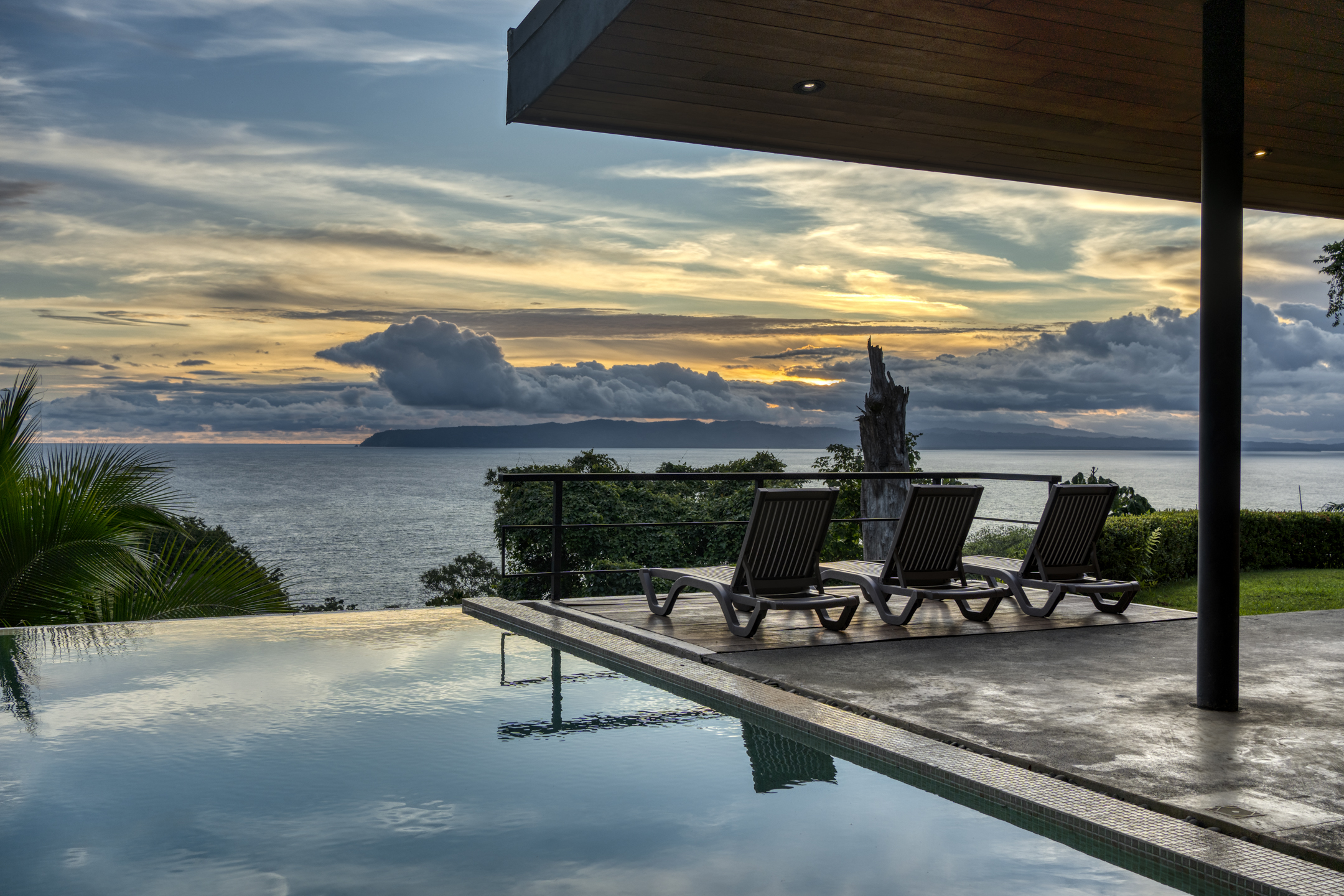 Pavones 4 BR Luxury Villa with Yoga Deck and Pool