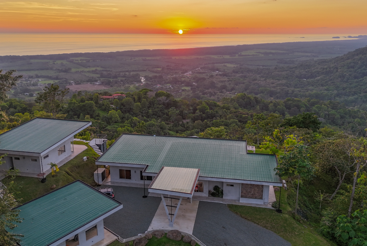 Portalon Ocean View 2 BR Luxury Estate with Guesthouse on 17 Acres