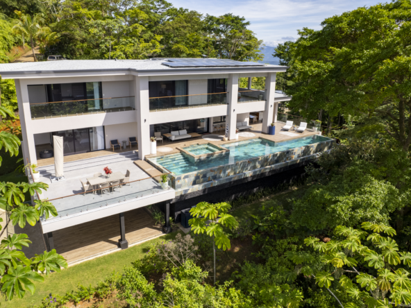 Costa Verde 4 BR Estate with Whale's Tail View