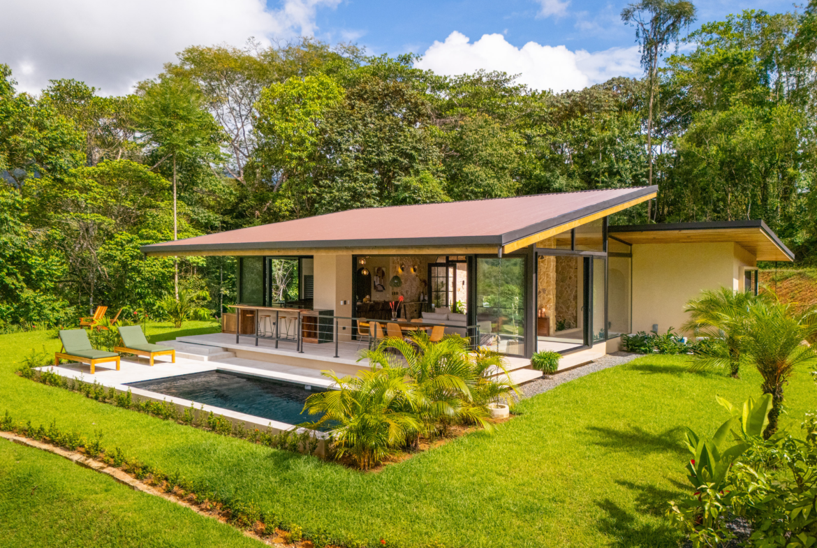 Stunning Modern 3 BR Ojochal Jungle Home