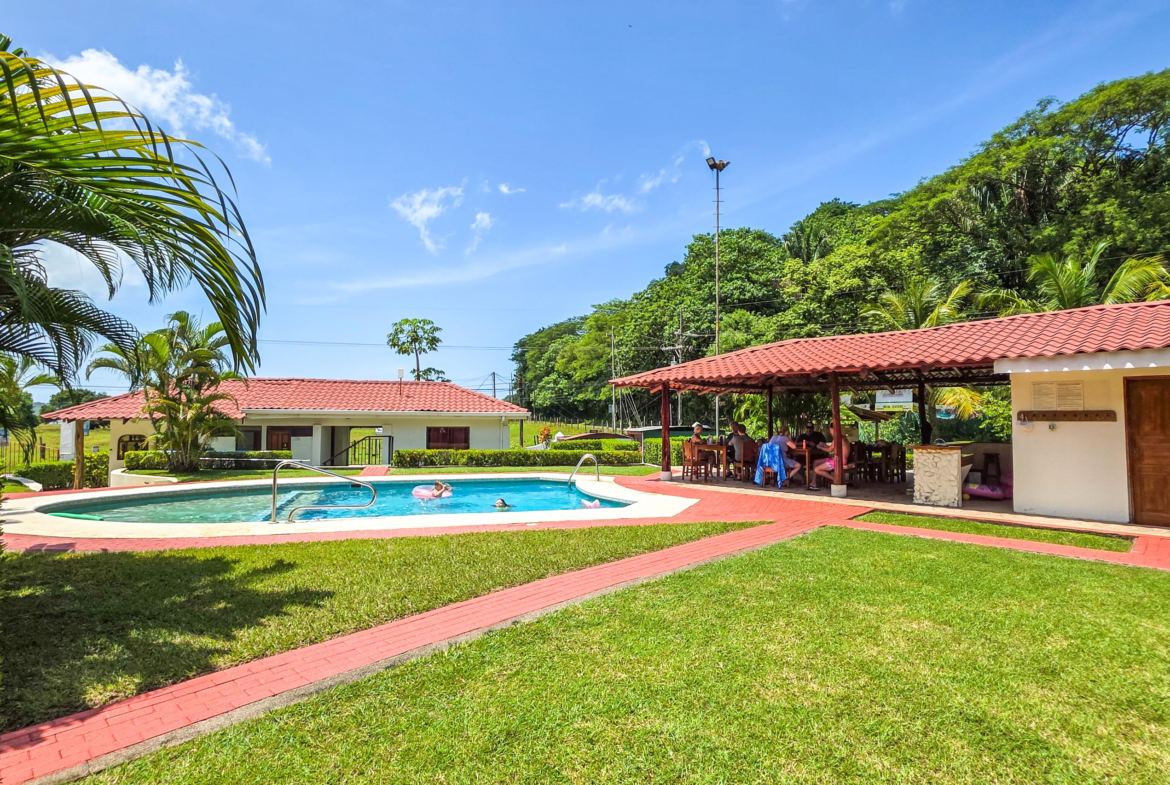 Samara Beach Prime Location 1 BR Condo