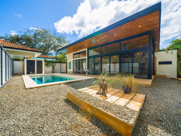 Modern Contemporary Tamarindo Beach 2 BR House with Pool