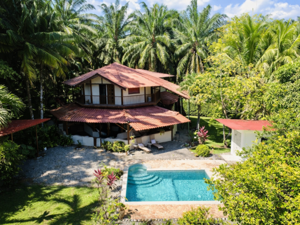 Osa Peninsula Turnkey Vacation Rental Sleeps 18 Near Beach