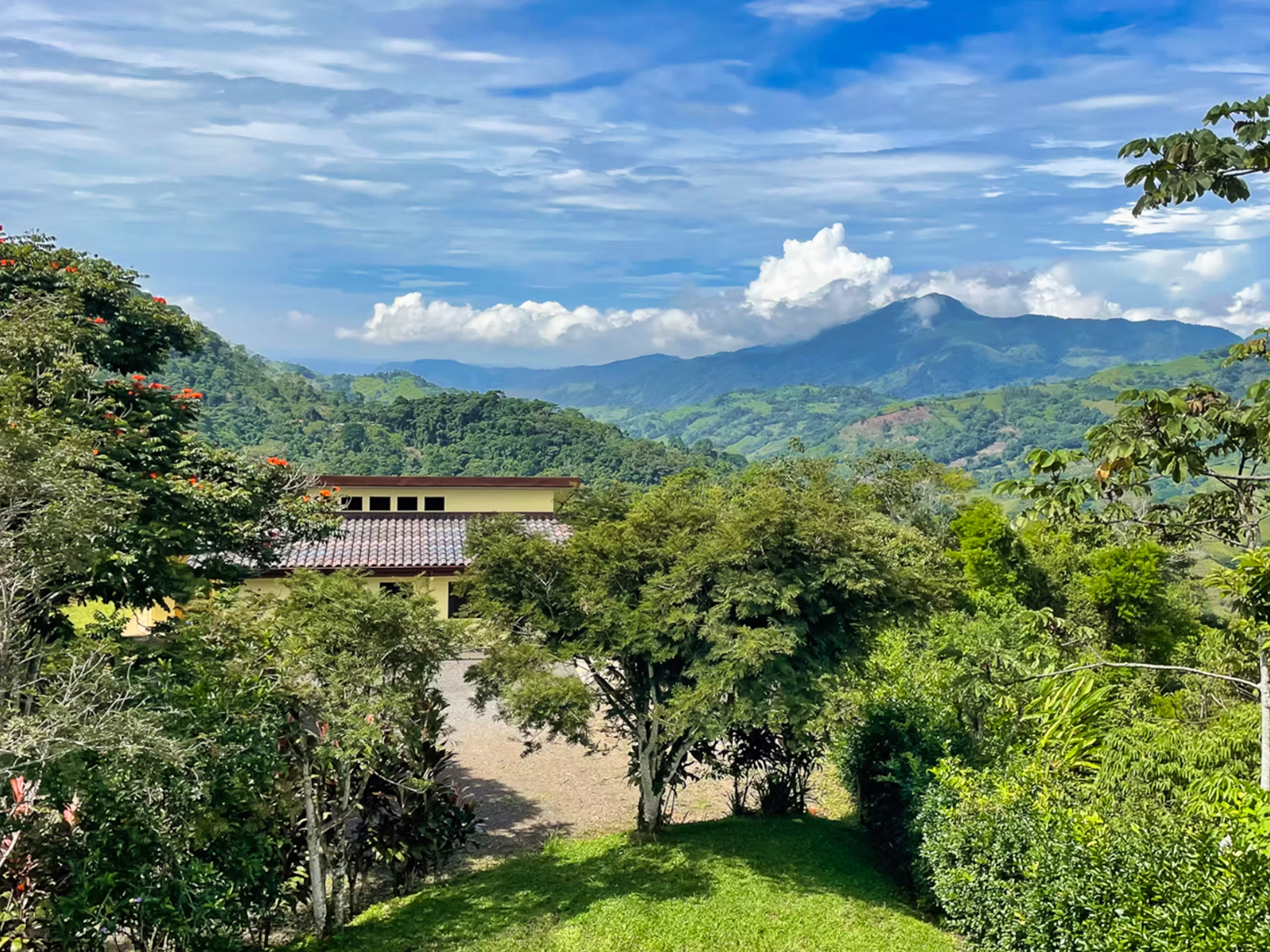 Mountaintop European Vibes in Puriscal Furnished 2 BR Home