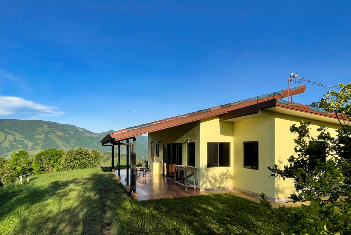 Mountaintop European Vibes in Puriscal Furnished 2 BR Home