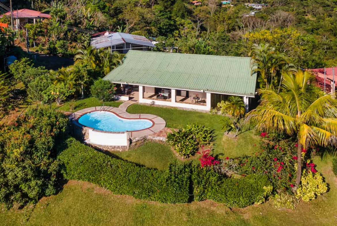 Barbacoas Puriscal 2 BR Mountain View Oasis with Infinity Pool