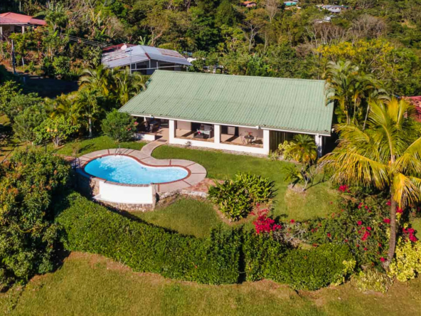 Barbacoas Puriscal 2 BR Mountain View Oasis with Infinity Pool