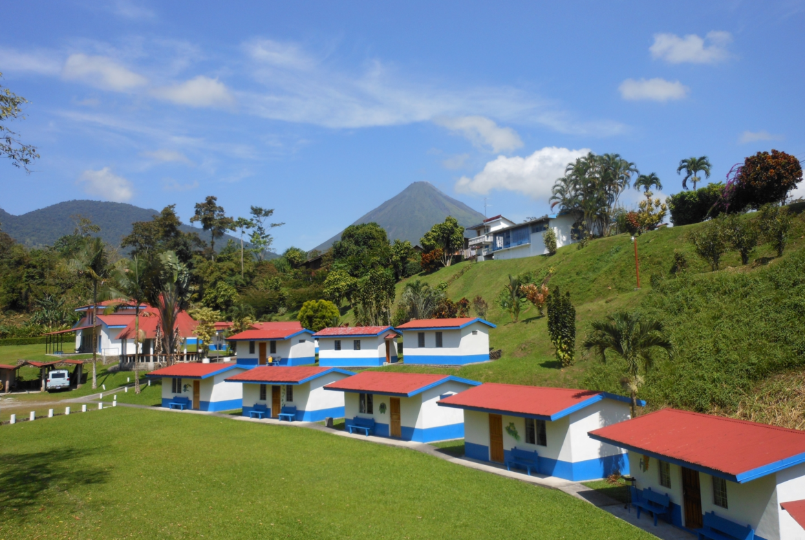 Turnkey La Fortuna 14 BR Retreat or Group Event Property