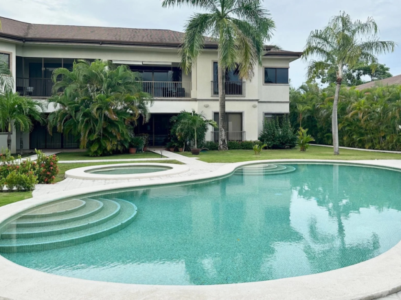 Furnished Ocean Dreams 2 BR Beach Condo in Los Delfines