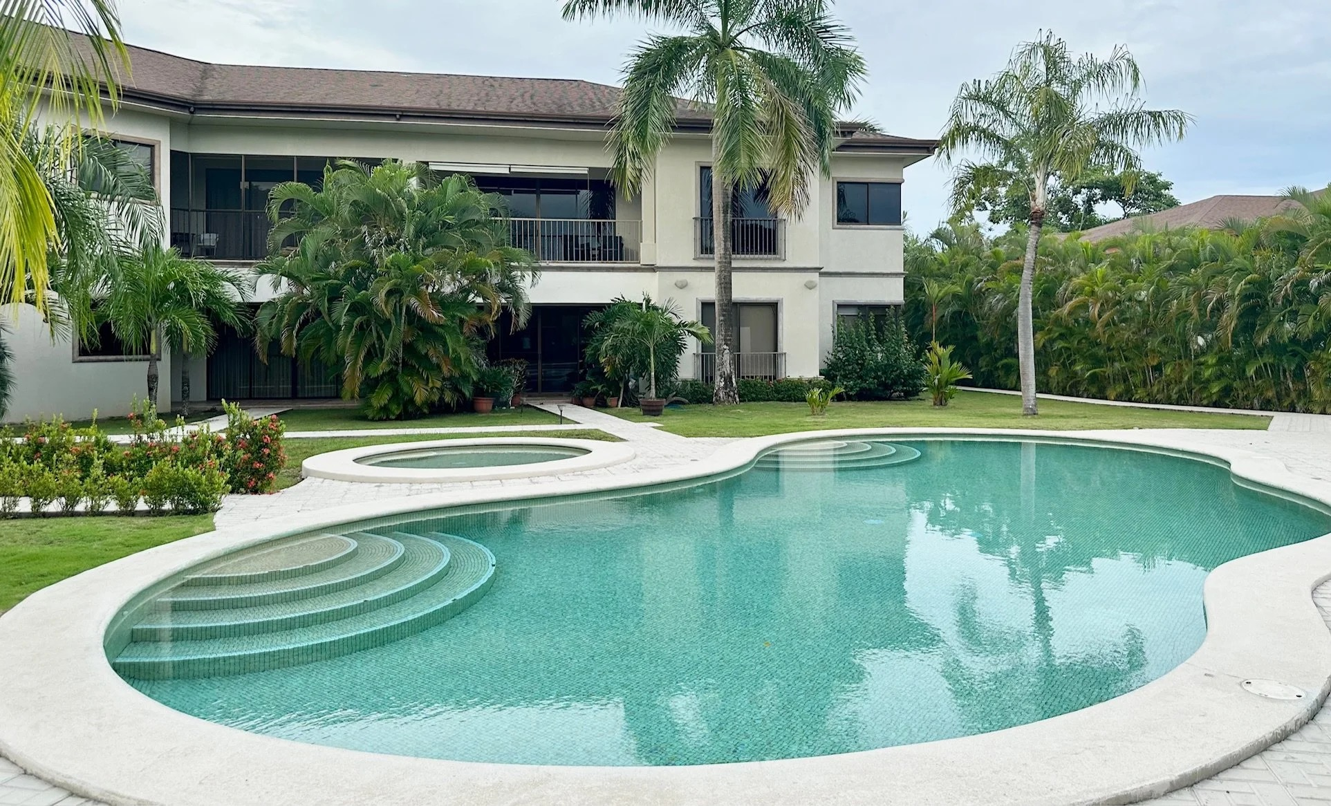 Furnished Ocean Dreams 2 BR Beach Condo in Los Delfines